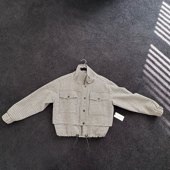 APIECEAPART Selva Cropped Bomber - Picture 2 of 5